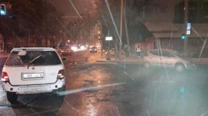 Ехали на зеленый: два водителя не поделили перекресток в Алматы