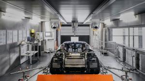 Компания Bugatti собрала первые три гиперкара Chiron