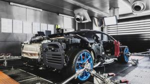 Компания Bugatti собрала первые три гиперкара Chiron