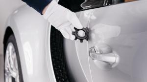 Компания Bugatti собрала первые три гиперкара Chiron