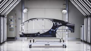 Компания Bugatti собрала первые три гиперкара Chiron