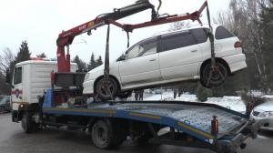 Полицейские эвакуировали авто возле акимата Алматы за неправильную парковку