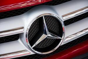 Daimler отзовет по всему миру около 1 млн новых Mercedes-Benz после 50 случаев возгорания