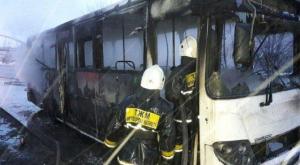Пассажирский автобус дотла сгорел на проспекте Рыскулова в Алматы
