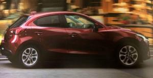 В сети рассекретили фейслифтинговый хэтчбек Mazda2
