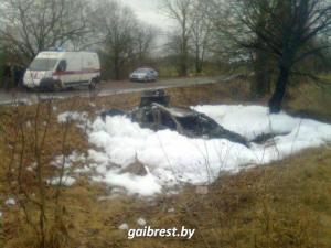 В Барановичском районе BMW опрокинулся в кювет и сгорел