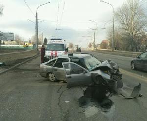 В Минске пьяный водитель на Opel врезался в столб
