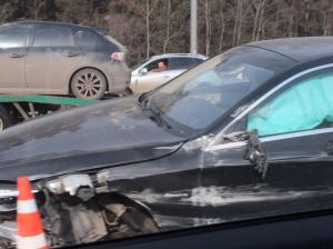 На Новорижском шоссе у Maybach после ДТП оторвало колесо