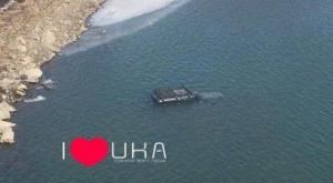 Внедорожник Land Cruiser упал в реку с развязки в Усть-Каменогорске