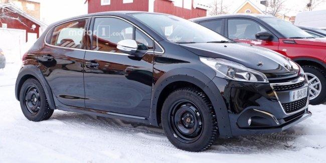 Новое поколение Peugeot 208 попало в объективы фотокамер