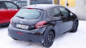 Новое поколение Peugeot 208 попало в объективы фотокамер