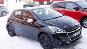 Новое поколение Peugeot 208 попало в объективы фотокамер