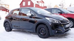 Новое поколение Peugeot 208 попало в объективы фотокамер