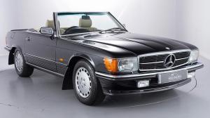 Mercedes-Benz 500SL из 1980-х и почти без пробега выставили на продажу