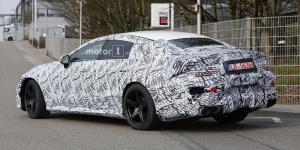 Серийная версия седана Mercedes-AMG GT впервые замечена на тестах