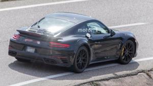 Следующее поколение Porsche 911 Turbo впервые попало в объективы фотокамер