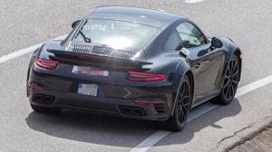 Следующее поколение Porsche 911 Turbo впервые попало в объективы фотокамер