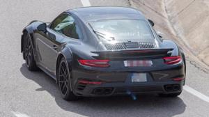 Следующее поколение Porsche 911 Turbo впервые попало в объективы фотокамер
