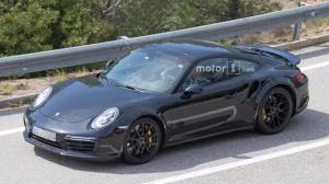Следующее поколение Porsche 911 Turbo впервые попало в объективы фотокамер