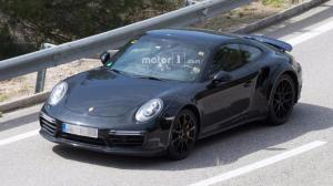 Следующее поколение Porsche 911 Turbo впервые попало в объективы фотокамер