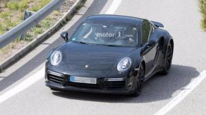 Следующее поколение Porsche 911 Turbo впервые попало в объективы фотокамер