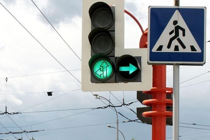 Светофоры установят на пяти опасных участках дорог в Кемерово