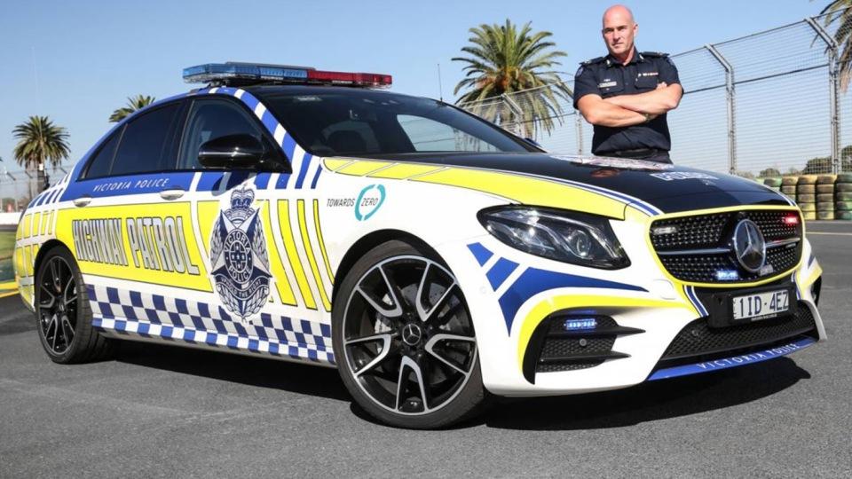 Австралийская полиция получила «горячий» Mercedes-AMG E43