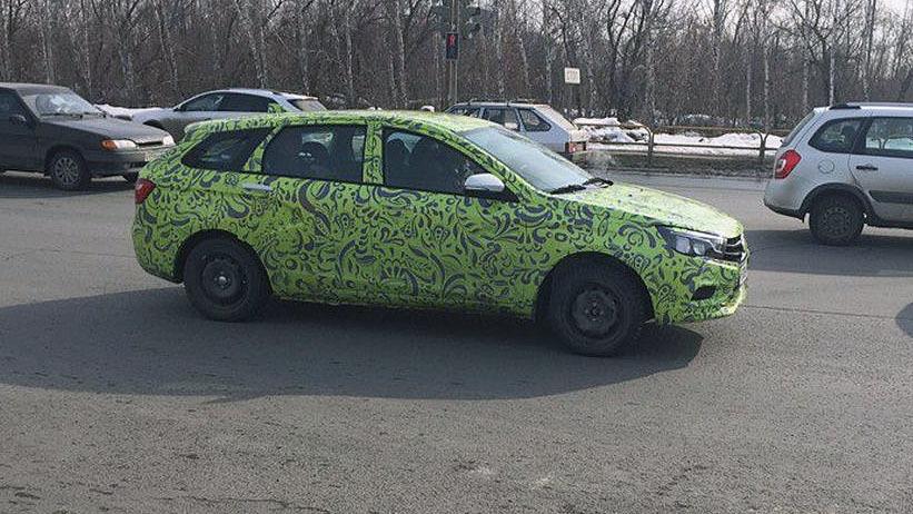Универсал Lada Vesta сфотографировали почти без камуфляжа