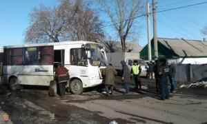 Страшное ДТП в Караганде. Погиб водитель микроавтобуса