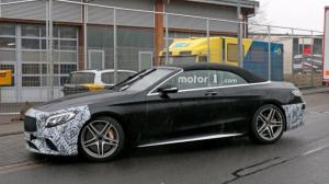 Прототип обновленного кабриолета Mercedes-AMG S63 выехал на дороги