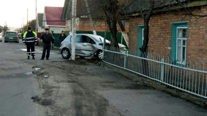 В Речице в ДТП с участием скорой и Peugeot пострадала фельдшер