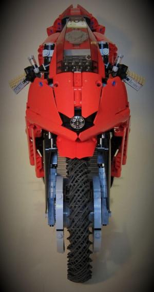 Моделька Lego Ducati V4