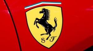 Сотрудницы Сбербанка пытались купить Ferrari после крупной аферы 