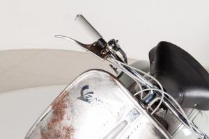 Самый старый скутер Vespa продают с аукциона