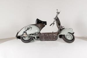 Самый старый скутер Vespa продают с аукциона