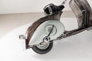 Самый старый скутер Vespa продают с аукциона