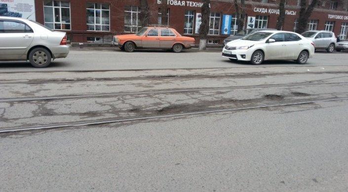 В Алматы создают карту разбитых дорог