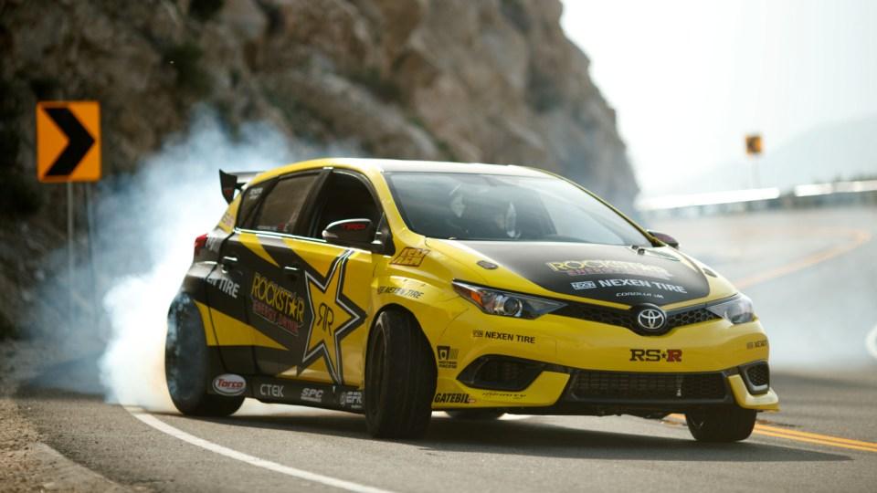 Toyota Corolla превратили в тысячесильную дрифт-машину