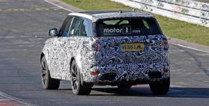 Обновлённый кроссовер Range Rover Sport SVR выехал на тесты
