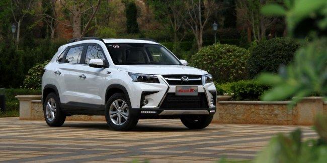 В Китае стартовали продажи кроссовера BAIC Huansu S5