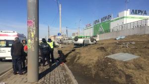 В Петербурге автомобиль вылетел на тротуар и насмерть сбил двух пешеходов