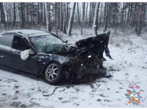 В Могилевском районе столкнулись Mazda и грузовик Iveco: потребовалась помощь спасателей