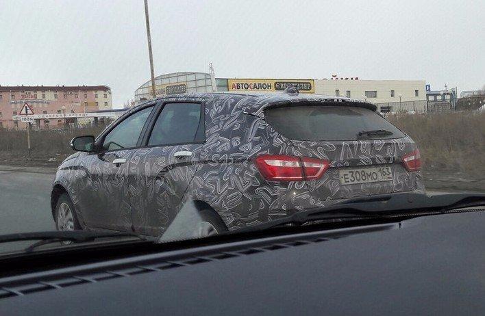 Прототип Lada Vesta SW Cross засняли в Тольятти
