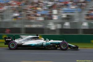 Почему в Mercedes выбрали длинную колёсную базу