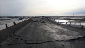 Из-за размыва появились трещины на мосту в Карагандинской области