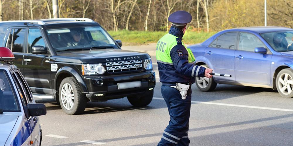 За повторную езду без прав предложили пожизненно лишать удостоверения
