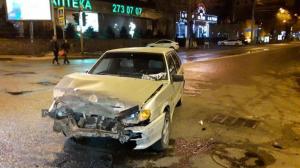 Водитель и пассажир сбежали с места ДТП в Алматы
