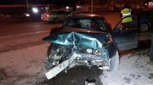 Водитель врезался в кафе, пытаясь скрыться с места ДТП в Алматы