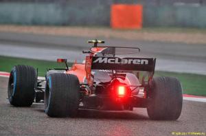 В McLaren опробовали свою версию T-образного крыла