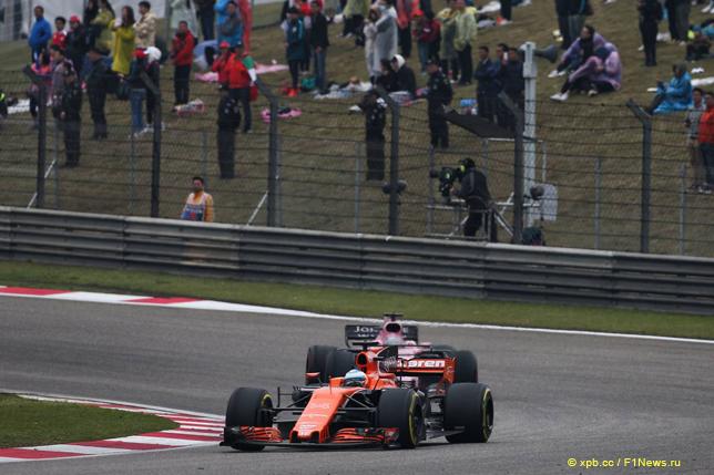 Двойной сход для McLaren в Китае